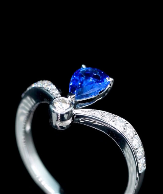 18K 金天然藍寶石戒指 0.749ct - 主石配鑽石副石奢華款 (1010473)