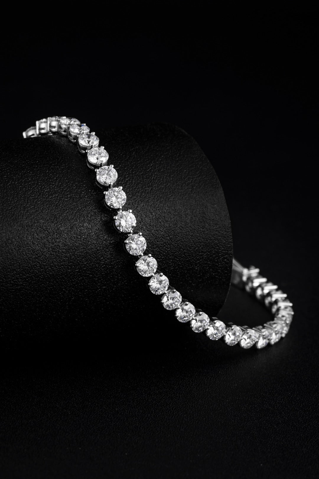 ZBB0042 | PT900 Lab Grown Diamond Bracelet 16.5cm｜Main stone 6.02ct 42 stones
