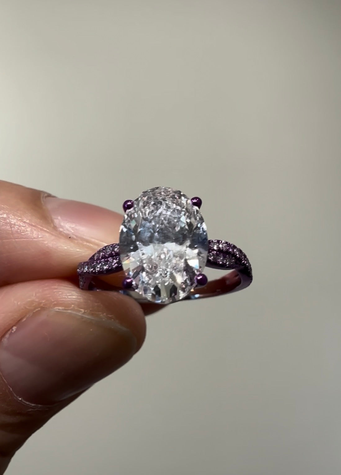 9K 3.08卡紫色電彩金欖型鑽石戒指￼