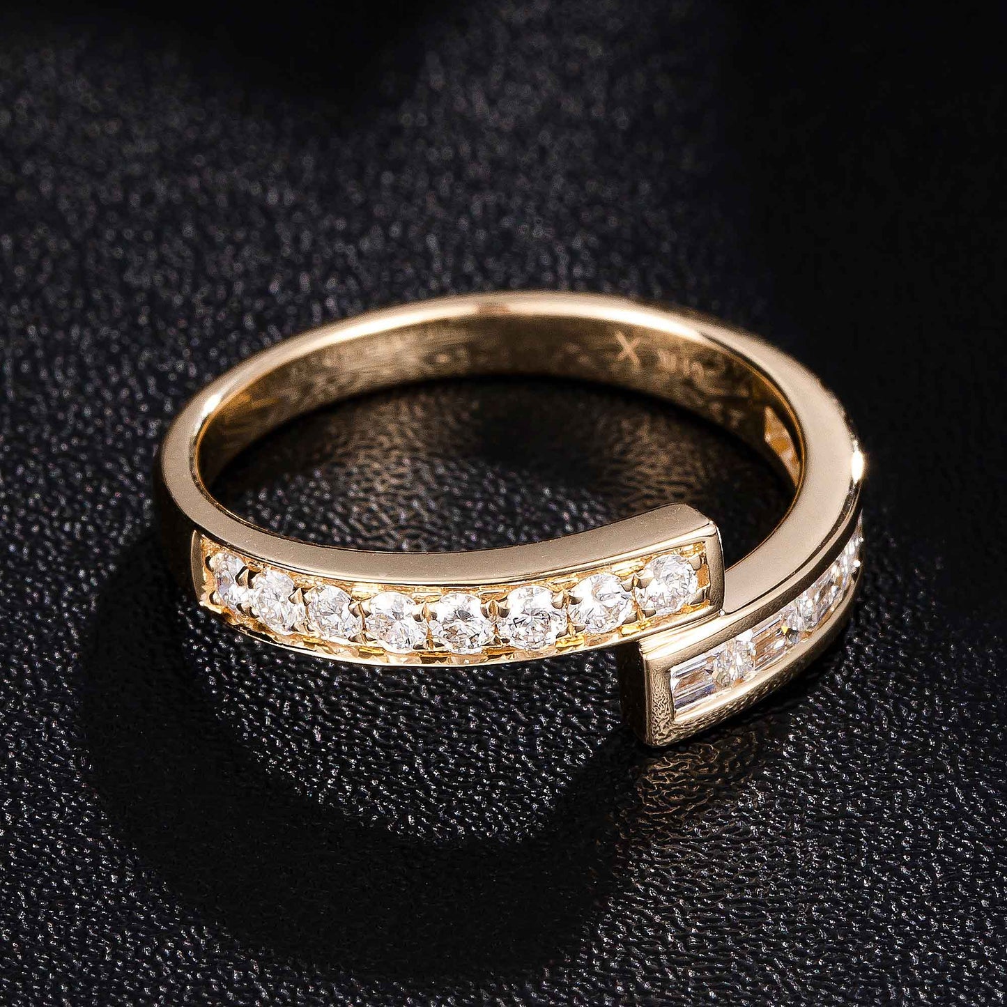 14K 金培育鑽石戒指 ZBR0073 | 0.46ct 主石六爪鑲嵌 | 精緻副石點綴
