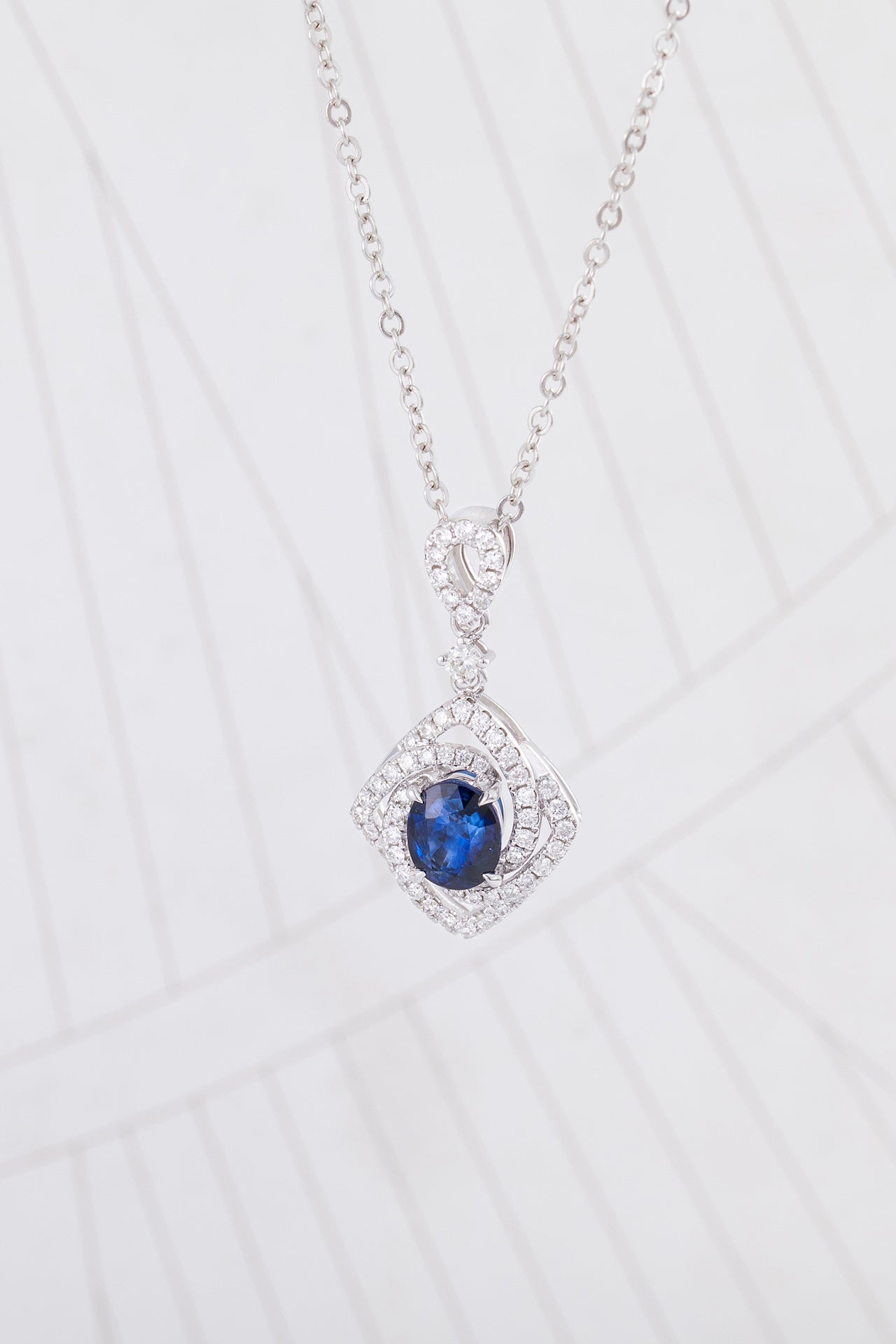 藍寶石鑽石吊墜 | 0.993ct 天然藍寶石 18K金項鍊