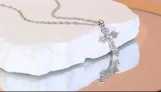 Dianty Chain Link 純銀十字架項鍊 | 925純銀鑲鋯石宗教吊墜